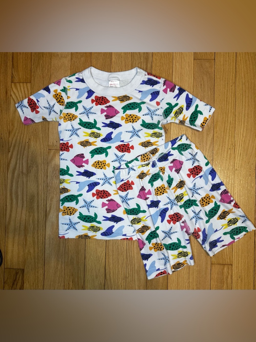 Hanna Andersson White Kids Pajama Set with Multicolor Fish and Starfish 6-7